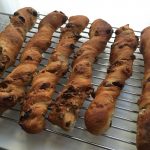 甘くて香ばしい！レーズンナッツスティック